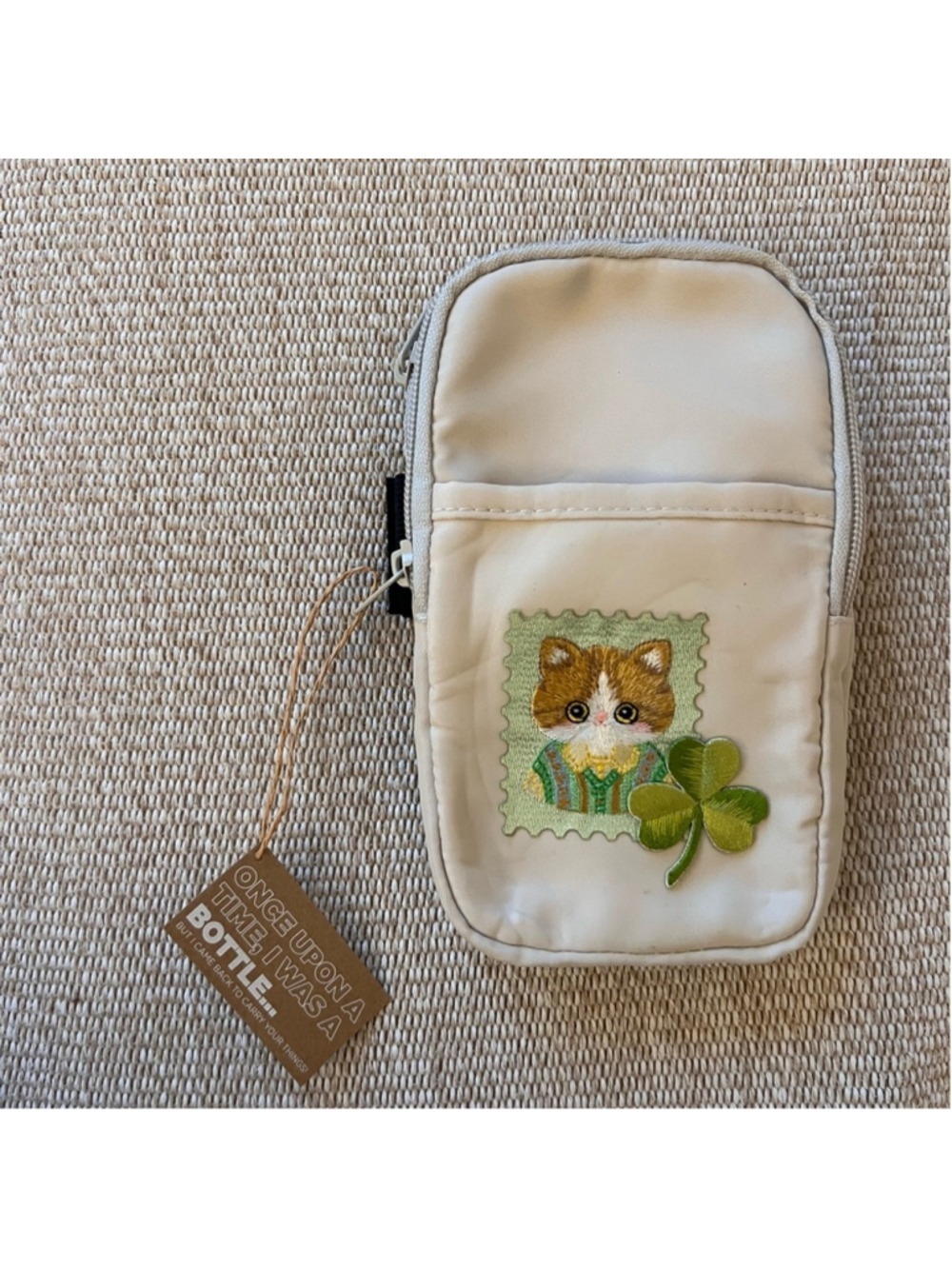 NWT Bottle Buddy Pouch w Cat & Clover Embroidery / Strap